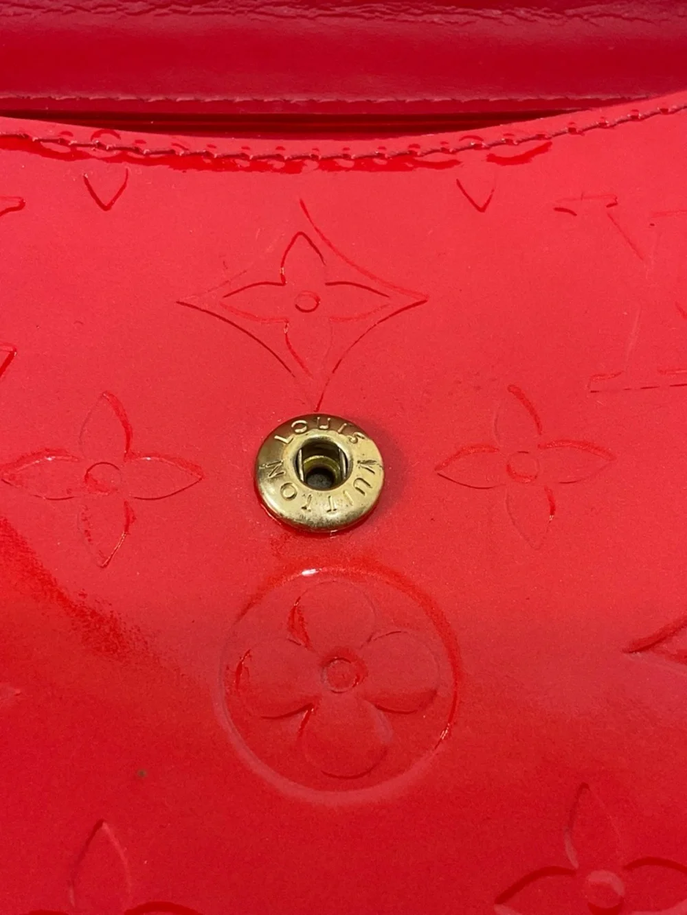 Louis Vuitton Red Monogram Vernis Mott Pochette - Picture 14 of 16